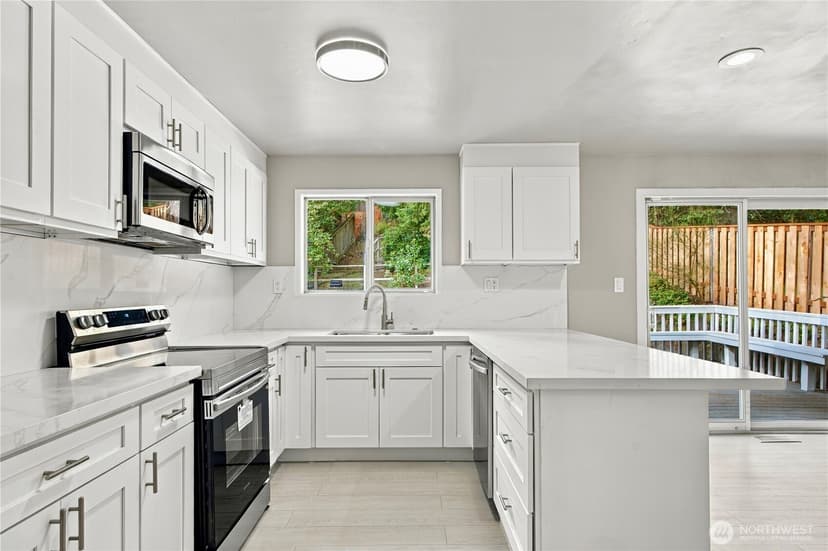 Property photo for 16135 Densmore Ave N, Shoreline photo 7