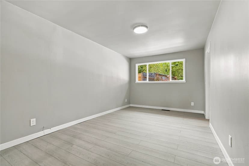 Property photo for 16135 Densmore Ave N, Shoreline photo 15
