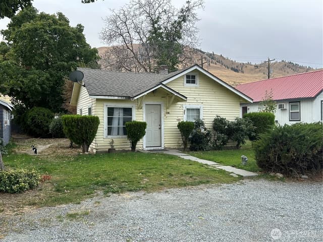 Property photo for 424 E Trow Avenue, Chelan