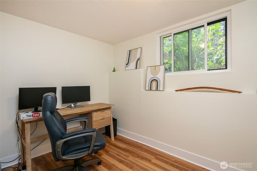 Property photo for 18910 71st Avenue NE, Kenmore photo 19