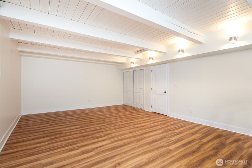Property photo for 18910 71st Avenue NE, Kenmore photo 17
