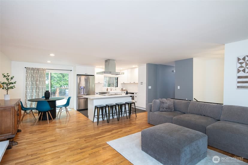 Property photo for 18910 71st Avenue NE, Kenmore photo 13