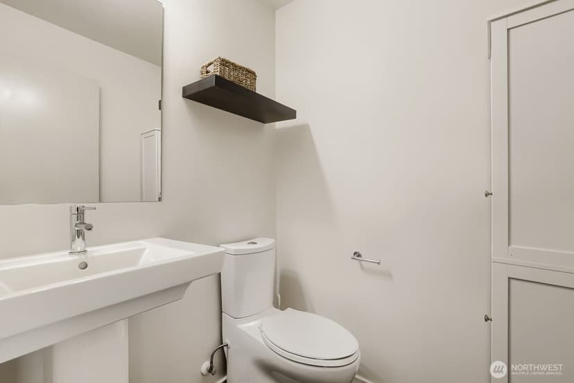 Property photo for 8761 15th Avenue NW #B, Seattle photo 23