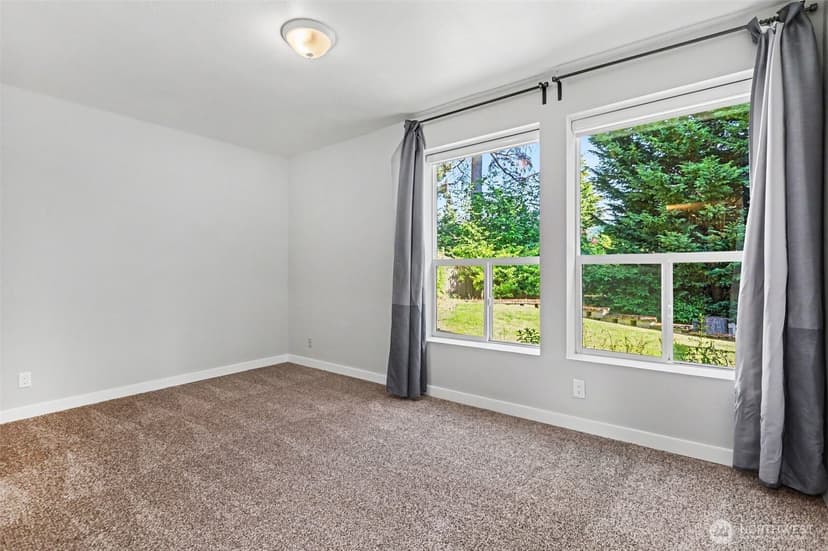 Property photo for 14023 SE 60th Street, Bellevue photo 30