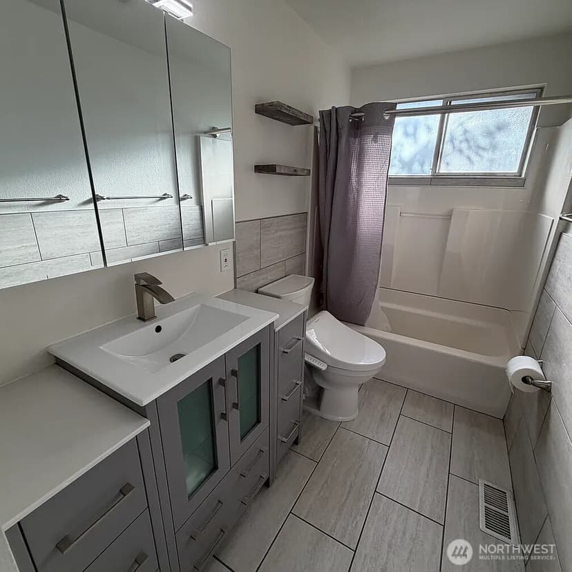 Property photo for 14003 125th Place NE, Kirkland photo 19