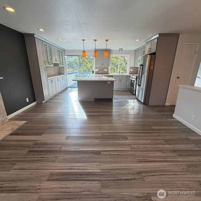 Property photo for 14003 125th Place NE, Kirkland photo 5