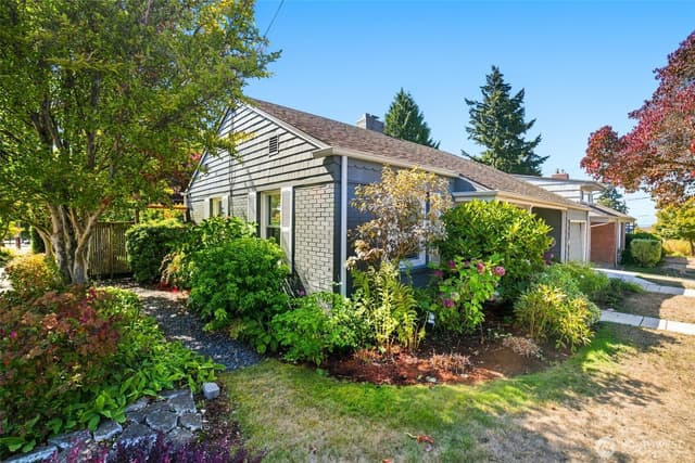 Property photo for 3903 SW Rose Street, Seattle photo 4
