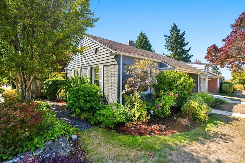 Property photo for 3903 SW Rose Street, Seattle photo 4