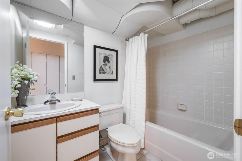 Property photo for 1107 7th Avenue W, Seattle photo 28