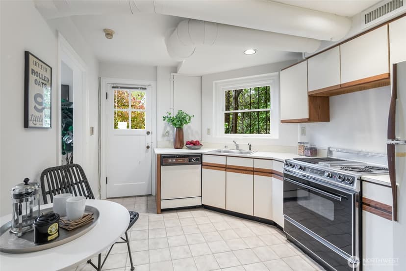 Property photo for 1107 7th Avenue W, Seattle photo 31