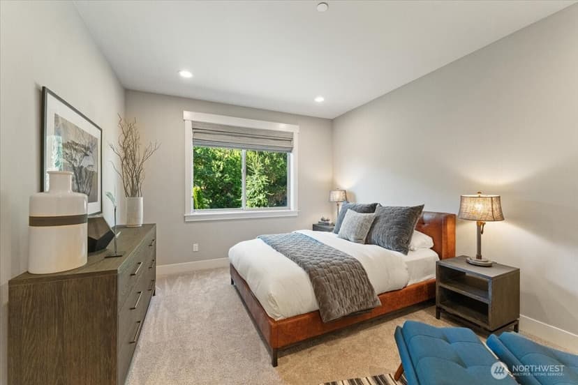 Property photo for 11822 Holmes Point Drive NE, Kirkland photo 31