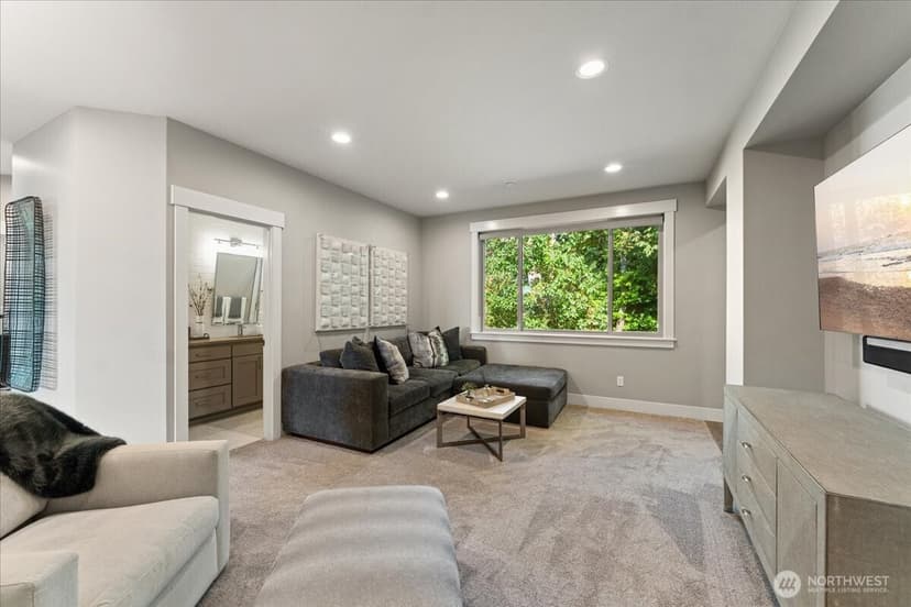 Property photo for 11822 Holmes Point Drive NE, Kirkland photo 27