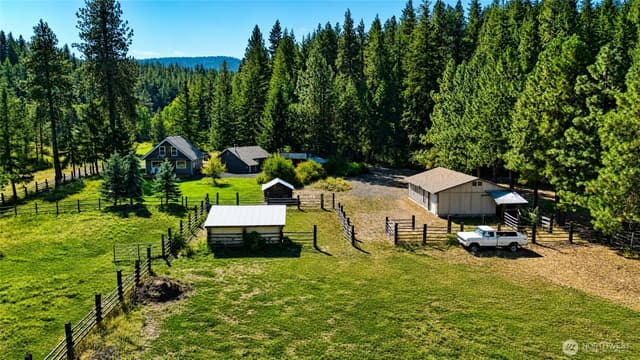 Property photo for 351 Hawk Haven Road, Cle Elum photo 2