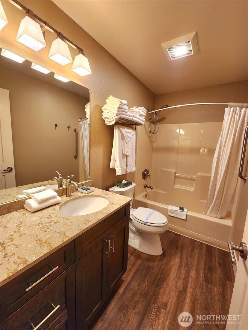 Property photo for 1 Lakeside 704-D, Manson photo 13