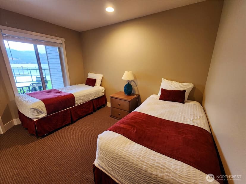 Property photo for 1 Lakeside 704-D, Manson photo 14