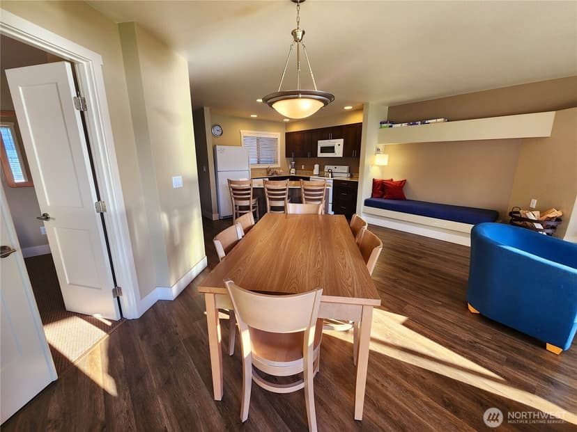 Property photo for 1 Lakeside 704-D, Manson photo 10