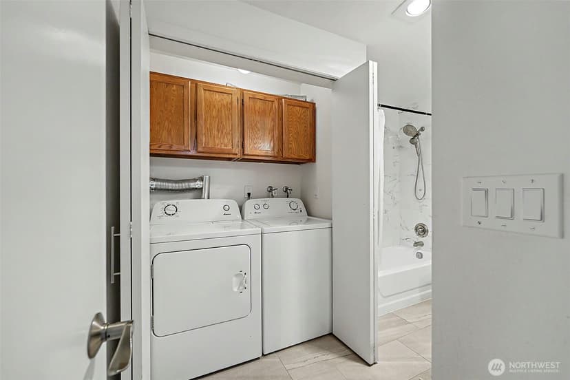 Property photo for 13605 NE 8th Street #203, Bellevue photo 17