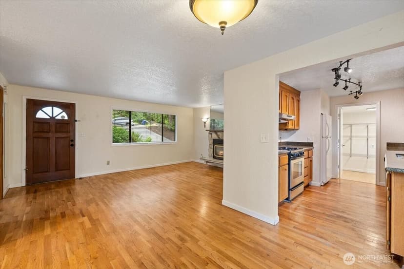 Property photo for 15062 SE 44th Street, Bellevue photo 33
