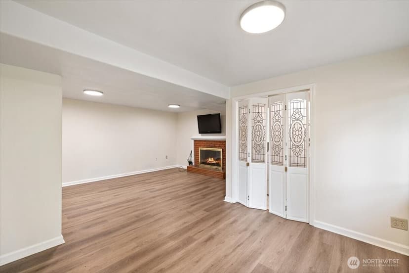 Property photo for 15062 SE 44th Street, Bellevue photo 21