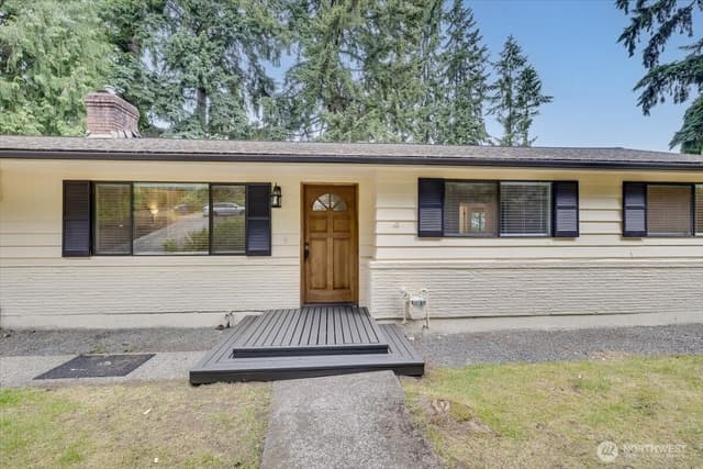 Property photo for 15062 SE 44th Street, Bellevue photo 2