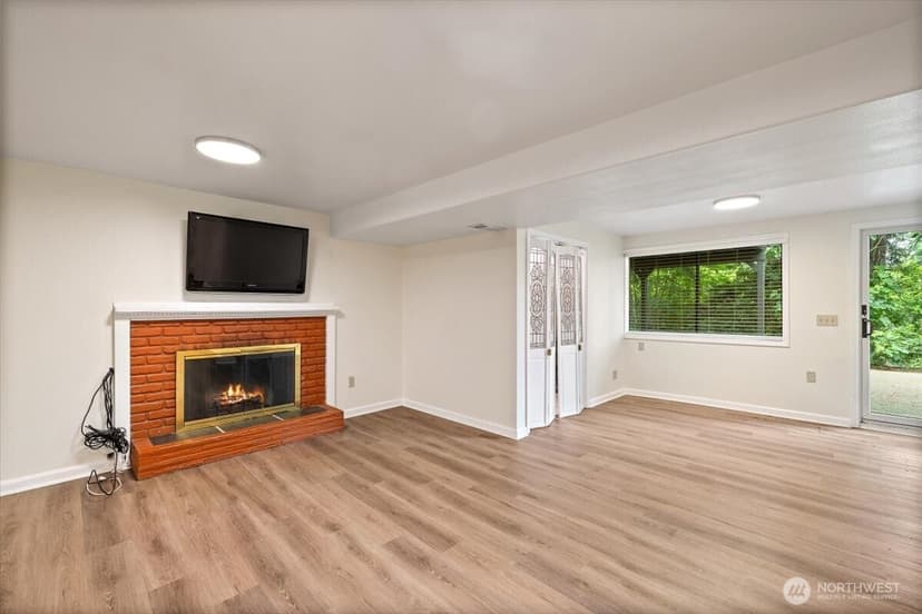 Property photo for 15062 SE 44th Street, Bellevue photo 19