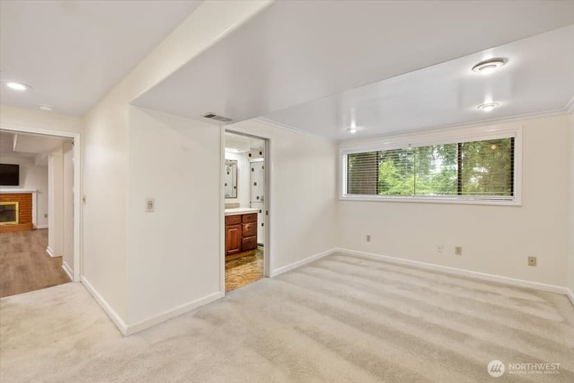 Property photo for 15062 SE 44th Street, Bellevue photo 16