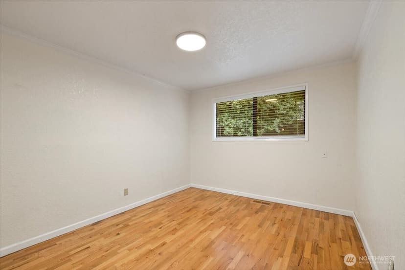 Property photo for 15062 SE 44th Street, Bellevue photo 23