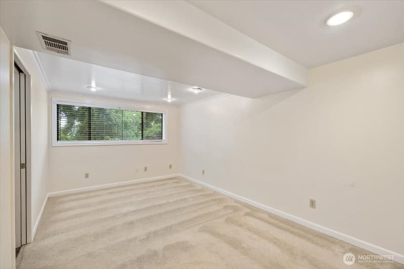 Property photo for 15062 SE 44th Street, Bellevue photo 15