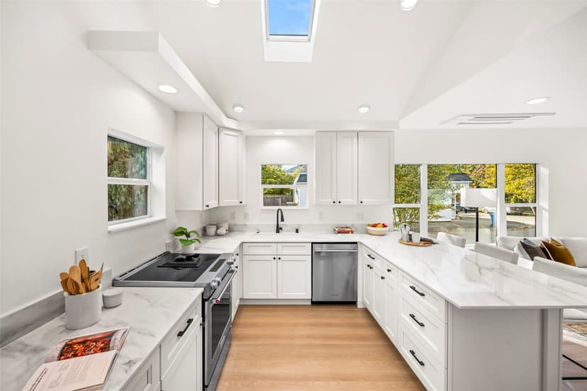 Property photo for 419 NW 73rd Street, Seattle photo 11