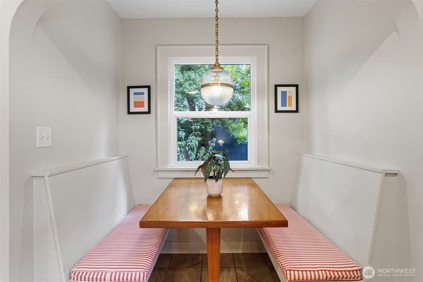Property photo for 6228 26th Avenue NE, Seattle photo 12