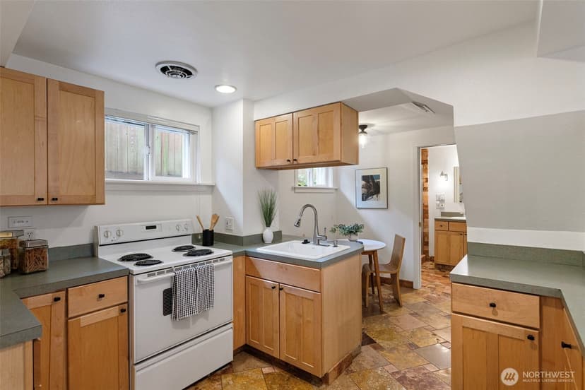 Property photo for 6228 26th Avenue NE, Seattle photo 25