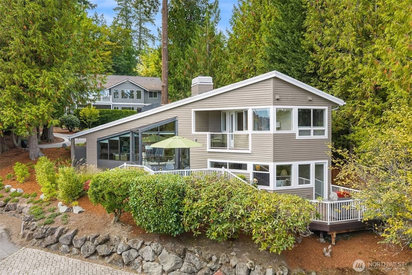 Property photo for 2604 W Lake Sammamish Parkway NE, Redmond photo 2