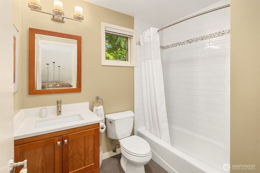 Property photo for 2604 W Lake Sammamish Parkway NE, Redmond photo 27