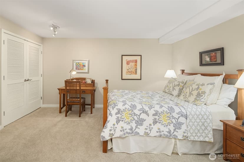 Property photo for 2604 W Lake Sammamish Parkway NE, Redmond photo 33