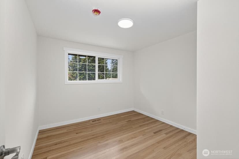 Property photo for 8004 203rd Place SW, Edmonds photo 17