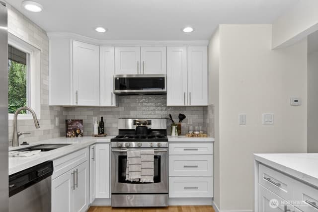 Property photo for 8004 203rd Place SW, Edmonds photo 5