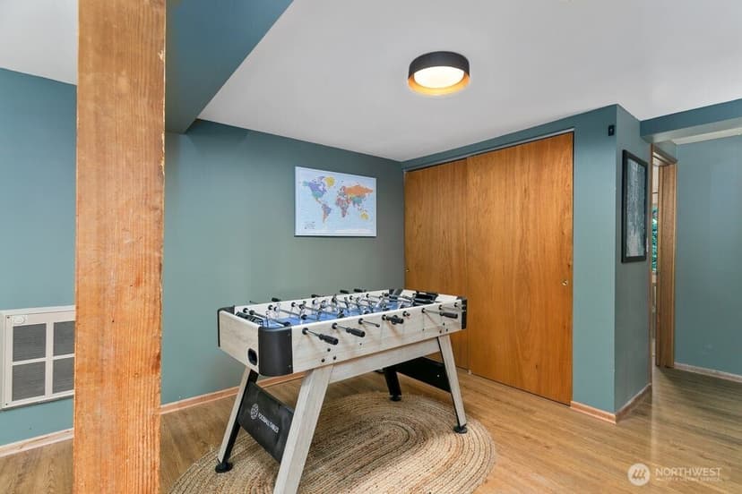 Property photo for 17210 30th Avenue NE, Lake Forest Park photo 14
