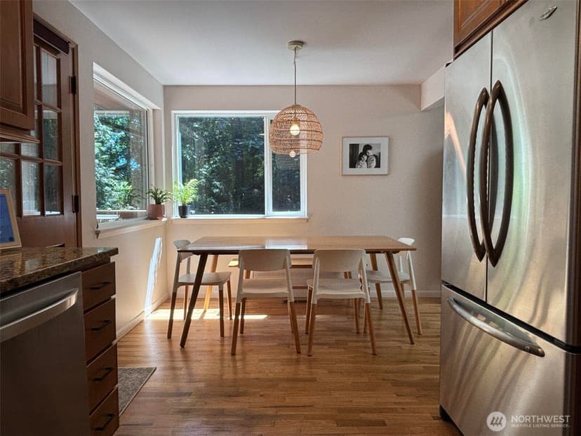 Property photo for 17210 30th Avenue NE, Lake Forest Park photo 6