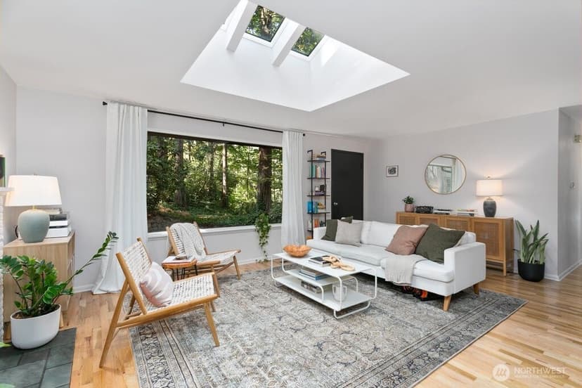 Property photo for 17210 30th Avenue NE, Lake Forest Park photo 3