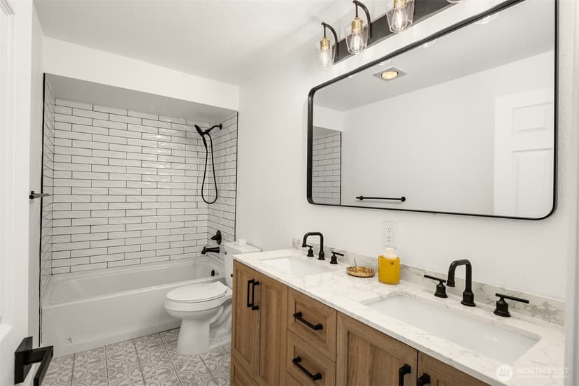 Property photo for 14527 NE 40th Street #G104, Bellevue photo 20