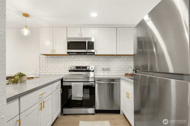 Property photo for 14527 NE 40th Street #G104, Bellevue photo 4