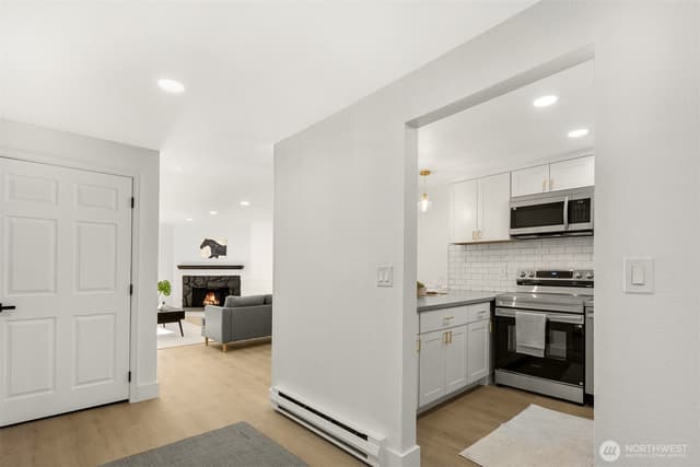 Property photo for 14527 NE 40th Street #G104, Bellevue photo 3