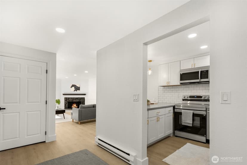 Property photo for 14527 NE 40th Street #G104, Bellevue photo 3