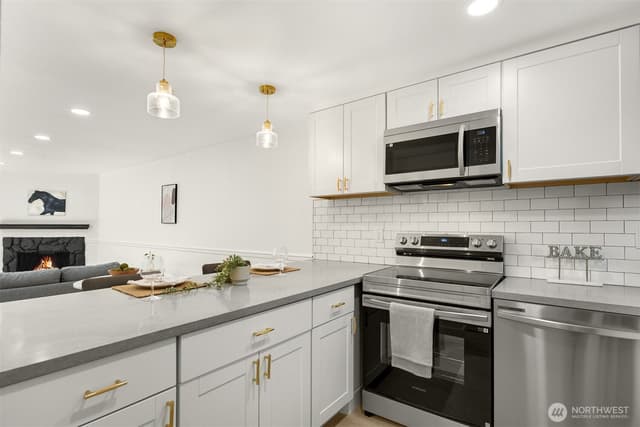 Property photo for 14527 NE 40th Street #G104, Bellevue photo 5