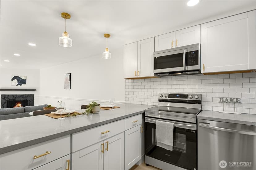 Property photo for 14527 NE 40th Street #G104, Bellevue photo 5