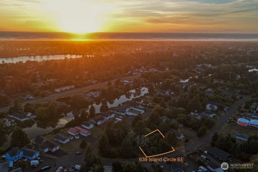 Property photo for 668 Island Circle SE, Ocean Shores