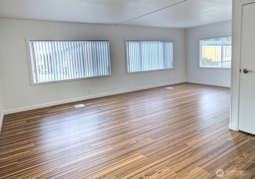 Property photo for 15401 Washington Avenue SW #3, Lakewood photo 2