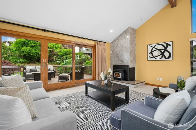Property photo for 4730 154th Place SE, Bellevue photo 11