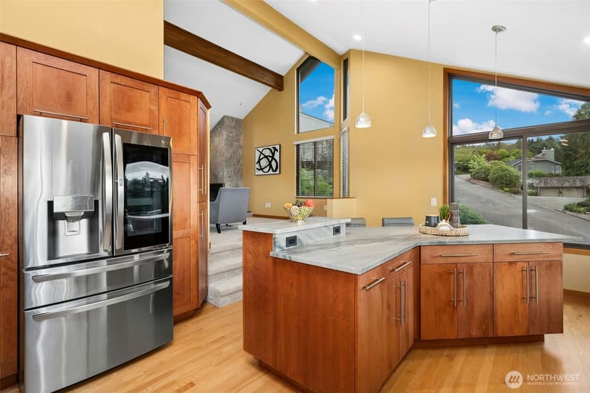 Property photo for 4730 154th Place SE, Bellevue photo 16