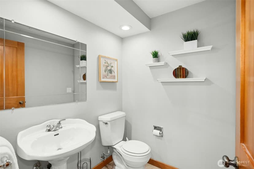 Property photo for 4730 154th Place SE, Bellevue photo 18